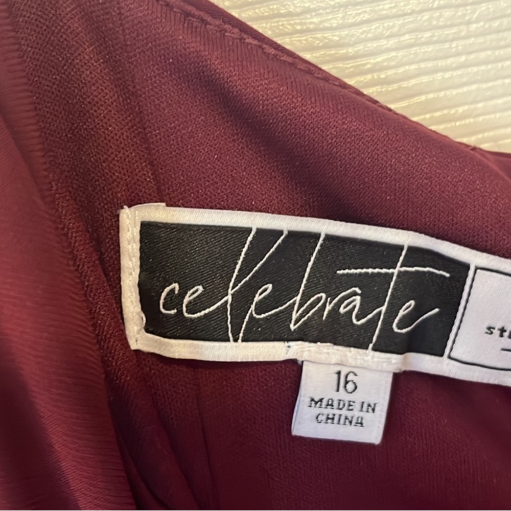 Woman’s 16 burgundy dress